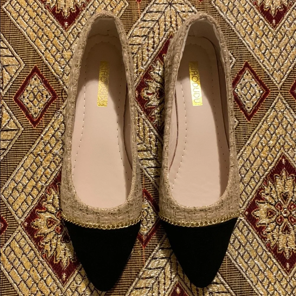 SHEIN Black and Cream Flats with Timeless Elegance - Picture 8 of 8